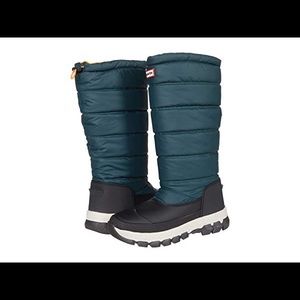 Hunter Insulated Snow Boots. New with box. Ladies size 10. Super cute!